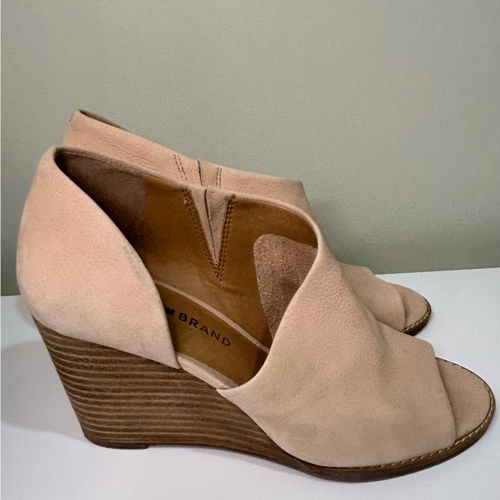 Lucky Brand Leather Peep Toe Wedge Booties Tan Size 8M Cutout Ankle